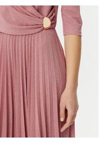 Rinascimento Sukienka koktajlowa CFC0122980003 Różowy Regular Fit. Kolor: różowy. Materiał: wiskoza. Styl: wizytowy #3