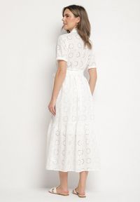 Born2be - Biała Bawełniana Sukienka Koszulowa z Wiązanym Paskiem Zdobiona Haftem Efriselle. Okazja: na co dzień. Typ kołnierza: kołnierzyk klasyczny. Kolor: biały. Materiał: bawełna. Wzór: aplikacja, haft. Typ sukienki: koszulowe. Styl: klasyczny, casual, elegancki #5