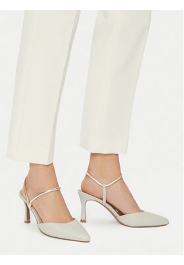 Lasocki Szpilki WYL3794-6Z Biały. Kolor: biały. Materiał: skóra. Obcas: na szpilce