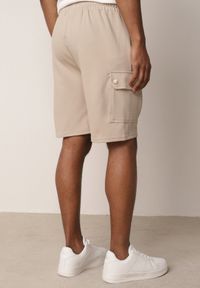 Born2be - Beżowe Szorty z Bawełną w Stylu Safari z Kieszeniami Cargo Sabririla. Okazja: na co dzień. Kolor: beżowy. Materiał: bawełna. Długość: długie. Sezon: lato. Styl: casual #4