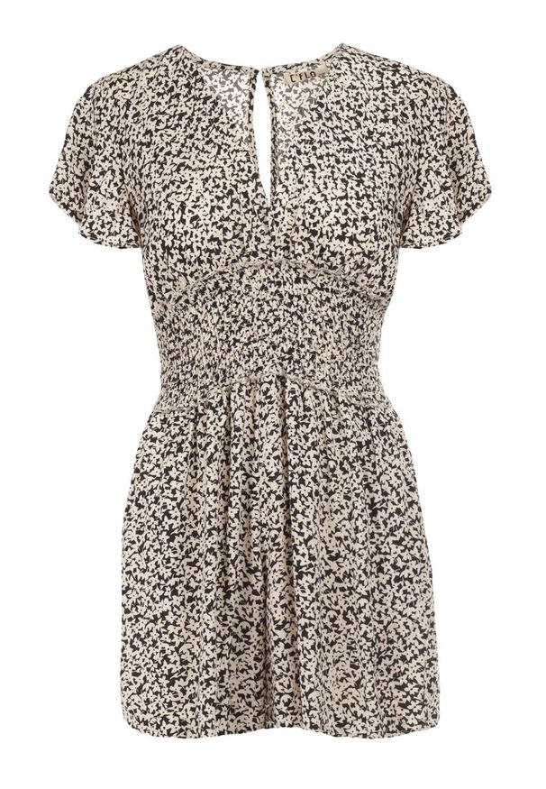 Born2be - Czarny Kombinezon Aedinna. Kolor: czarny. Materiał: tkanina, jeans, wiskoza. Długość rękawa: krótki rękaw. Długość: krótkie. Wzór: kwiaty