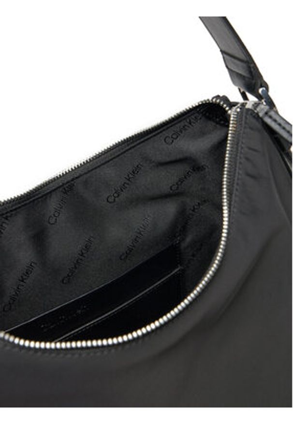 Calvin Klein Torebka Ck Sense Medium Shopper_Nylon K60K613128 Czarny. Kolor: czarny. Materiał: skórzane
