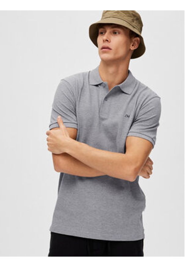 Selected Homme Polo 16087839 Szary Regular Fit. Typ kołnierza: polo. Kolor: szary. Materiał: bawełna