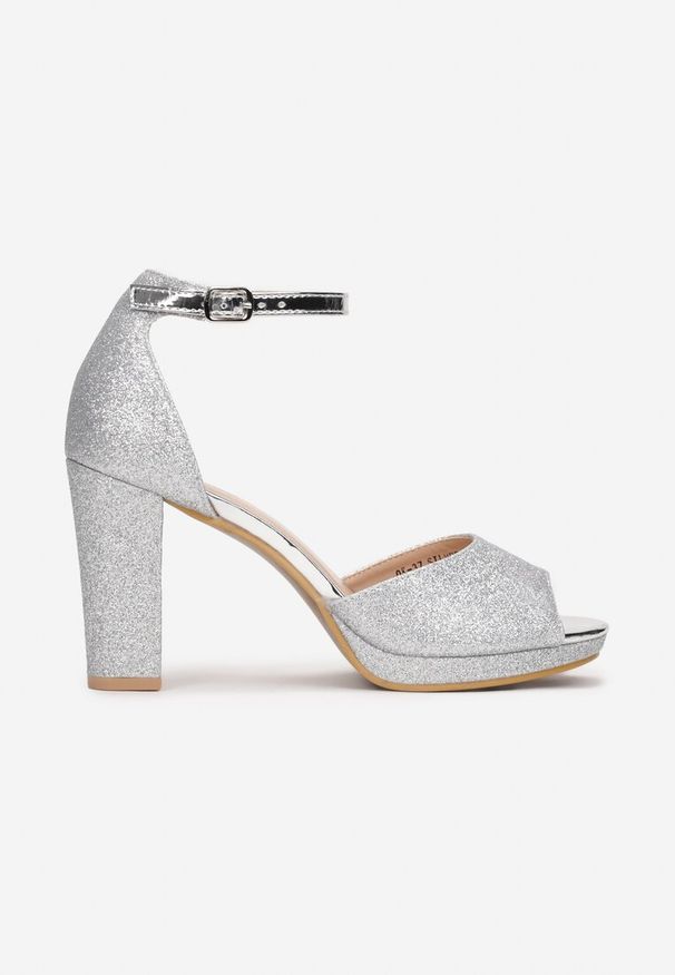 Renee - Srebrne Sandały na Słupkowym Obcasie z Brokatem Sconis. Okazja: na wesele, na randkę, na ślub cywilny. Kolor: srebrny. Wzór: aplikacja. Obcas: na obcasie. Styl: elegancki, klasyczny, wizytowy. Wysokość obcasa: średni