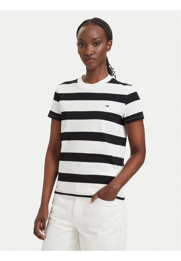 Tommy Jeans T-Shirt Flag DW0DW23801 Czarny Regular Fit. Kolor: czarny. Materiał: bawełna