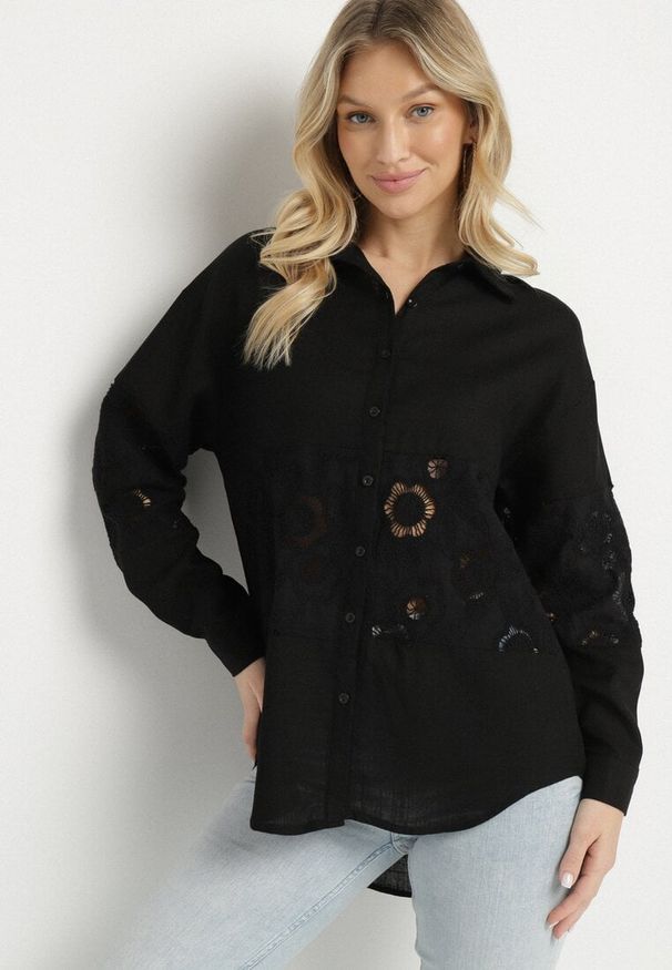 Born2be - Czarna Koszula z Lnem o Kroju Oversize z Ażurowymi Zdobieniami Dannilea. Okazja: na co dzień. Kolor: czarny. Materiał: len. Wzór: aplikacja, ażurowy. Styl: klasyczny, casual