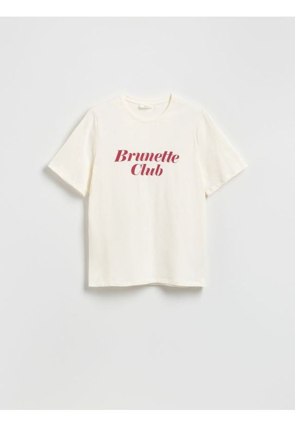 Reserved - T-shirt z nadrukiem - złamana biel. Materiał: dzianina, bawełna. Wzór: nadruk