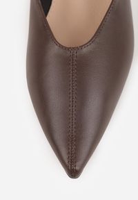 Renee - Brązowe Balerinki Vices z Noskiem w Szpic i Skórzaną Wkładką Belviie. Okazja: na co dzień, na randkę. Kolor: brązowy. Materiał: skóra. Obcas: na płaskiej podeszwie. Styl: casual, elegancki #6