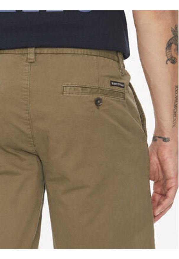 Marc O'Polo Szorty materiałowe M23 0384 15000 Zielony Regular Fit. Kolor: zielony. Materiał: bawełna