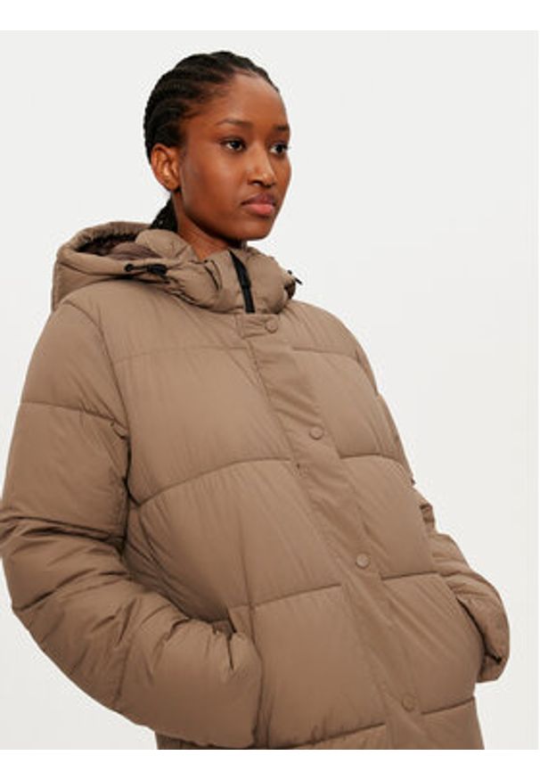 only - ONLY Kurtka zimowa 15287913 Brązowy Regular Fit. Kolor: brązowy. Materiał: syntetyk. Sezon: zima