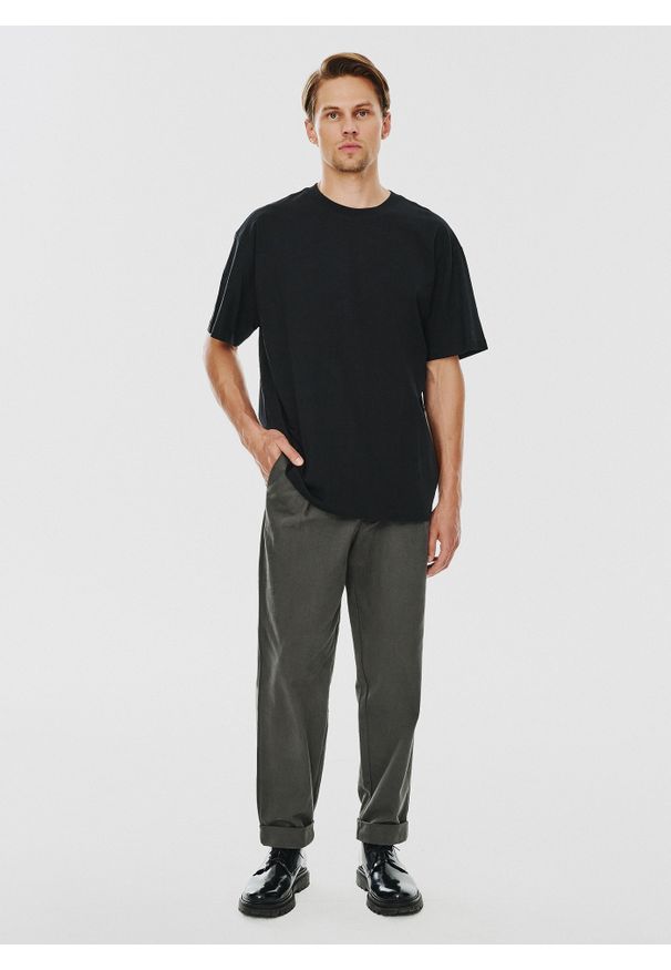 Pako Lorente - PAKO LORENTE – Czarny męski t-shirt basic. Okazja: na co dzień. Kolor: biały, czarny. Materiał: bawełna. Styl: casual