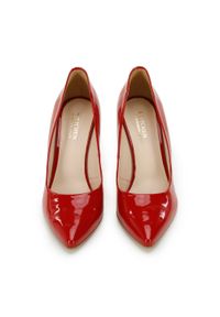 Wittchen - Szpilki ze skóry lakierowanej klasyczne czerwone. Okazja: na co dzień, na ślub cywilny, na wesele. Kolor: czerwony. Materiał: lakier, skóra. Obcas: na szpilce. Styl: klasyczny. Wysokość obcasa: wysoki #7