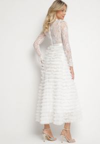 Born2be - Biała Maxi Sukienka Rozkloszowana z Koronkową Górą i Tiulowymi Falbankami Firina. Typ kołnierza: kołnierz z falbankami. Kolor: biały. Materiał: tiul, koronka. Długość: maxi #7