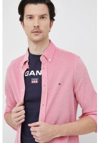 TOMMY HILFIGER - Tommy Hilfiger koszula bawełniana męska kolor czerwony slim z kołnierzykiem button-down. Typ kołnierza: button down. Kolor: czerwony. Materiał: bawełna. Wzór: aplikacja