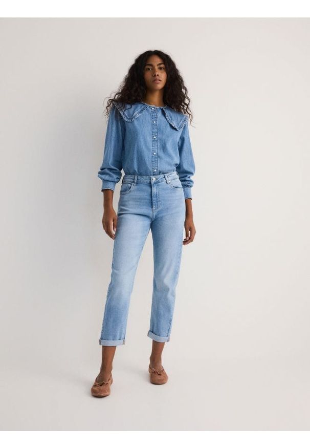 Reserved - Jeansy boyfriend slim - niebieski. Stan: podwyższony. Kolor: niebieski