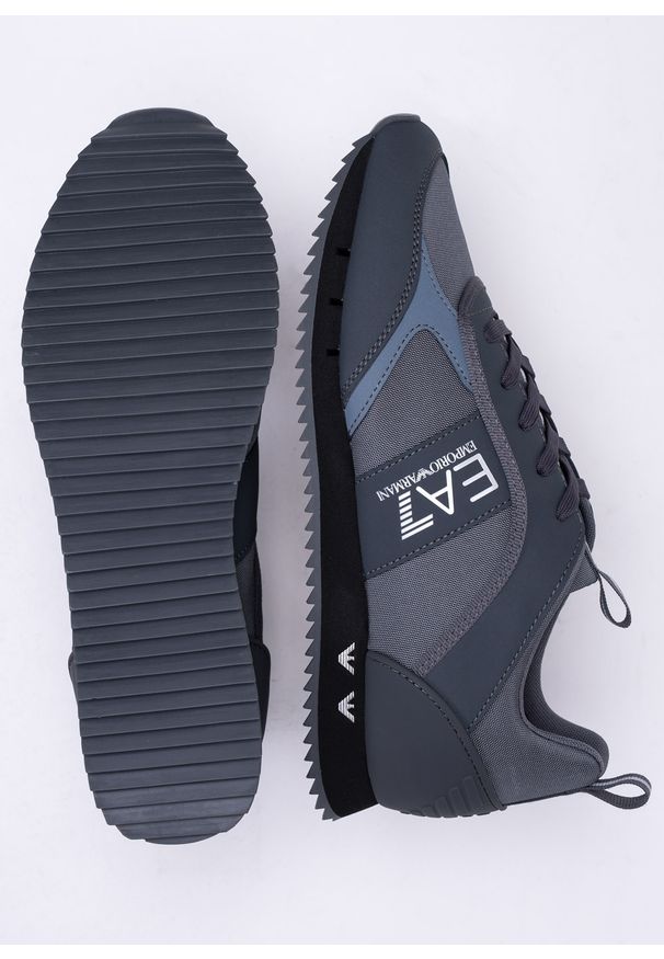 Sneakersy męskie szare EA7 Emporio Armani X8X027 XK219 Q746. Okazja: do pracy, na spacer, na co dzień. Kolor: szary. Sport: turystyka piesza