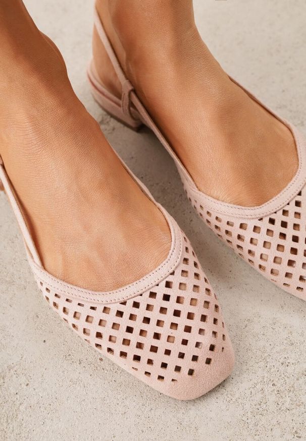 Renee - Różowe Baleriny Slingback z Kwadratowym Noskiem i Ażurową Cholewką Jurria. Okazja: na co dzień. Kolor: różowy. Materiał: jeans. Szerokość cholewki: normalna. Wzór: ażurowy. Styl: casual