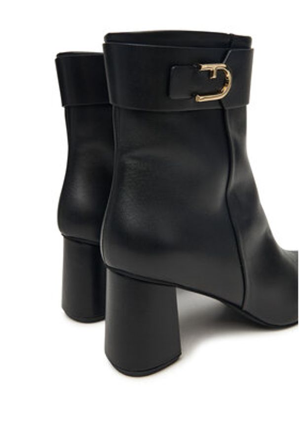 Furla Botki Chick YJ73HIC-X30000-O6000-1-007-20-AL-3700 S Czarny. Kolor: czarny. Materiał: skóra