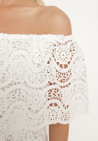 Born2be - Biała Bawełniana Ażurowa Sukienka Hiszpanka z Gumką w Talii Lianeavia. Okazja: na co dzień. Typ kołnierza: dekolt hiszpanka. Kolor: biały. Materiał: bawełna. Wzór: ażurowy. Sezon: wiosna, lato. Styl: klasyczny, casual #2