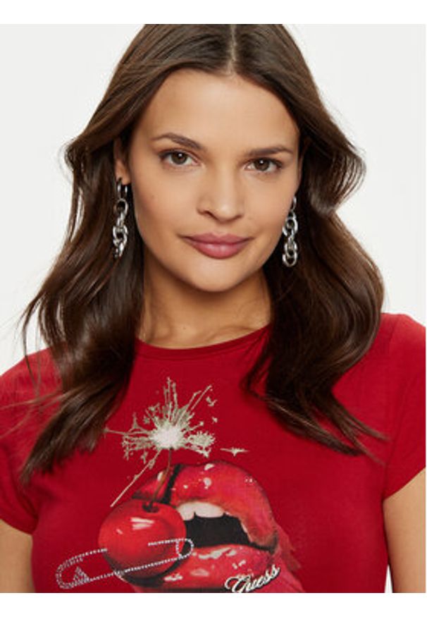 Guess T-Shirt W5RI23 K49A1 Czerwony Slim Fit. Kolor: czerwony. Materiał: bawełna
