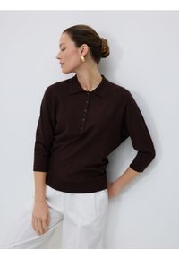Reserved - Sweter polo z wiskozą - brązowy. Typ kołnierza: polo. Kolor: brązowy. Materiał: wiskoza #1