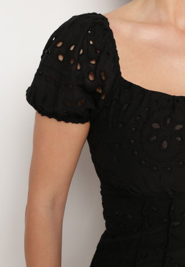 Born2be - Czarny Koronkowy Kombinezon z Bawełny o Rozkloszowanym Fasonie Asicarda. Kolor: czarny. Materiał: bawełna, koronka. Długość rękawa: krótki rękaw. Długość: krótkie