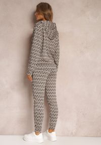 Renee - Beżowy 2-częściowy Komplet Dresowy z Bluzą i Spodniami Agasima. Kolor: beżowy. Materiał: dresówka. Wzór: geometria #5