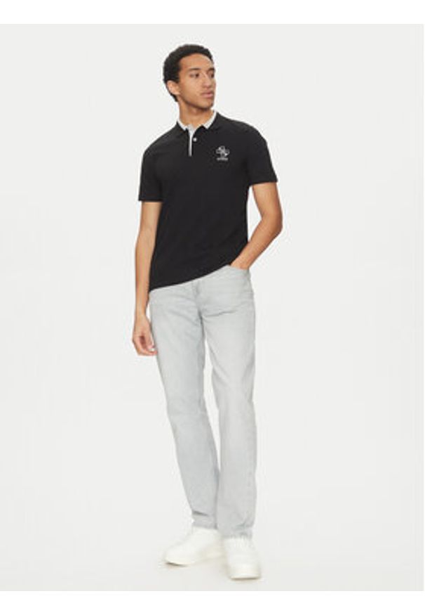 Guess Polo M5GP60 K7O64 Czarny Slim Fit. Typ kołnierza: polo. Kolor: czarny. Materiał: bawełna