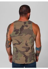 PITBULL - Tank męski Pitbull Top Slim Fit Small Hilltop. Kolor: zielony, brązowy, wielokolorowy