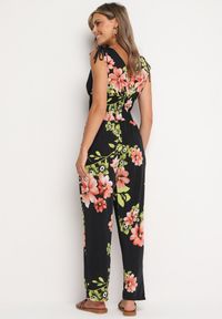 Born2be - Czarny Kombinezon w Kwiaty z Trójkątnym Dekoltem i Troczkami na Ramionach Benan. Okazja: na co dzień. Kolor: czarny. Wzór: kwiaty. Styl: elegancki, casual #4