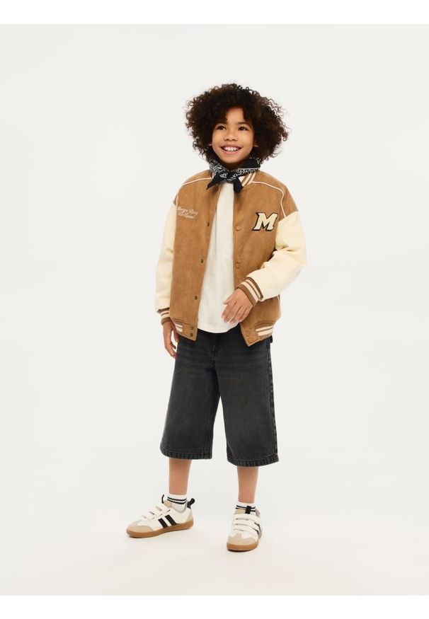 Reserved - Jeansowe szorty - czarny. Kolor: czarny. Materiał: jeans