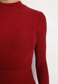 Born2be - Bordowa Sukienka z Wiskozą Ozdobiona Brokatem w Eleganckim Stylu Werirra. Okazja: na imprezę. Kolor: czerwony. Materiał: wiskoza. Wzór: aplikacja. Styl: elegancki