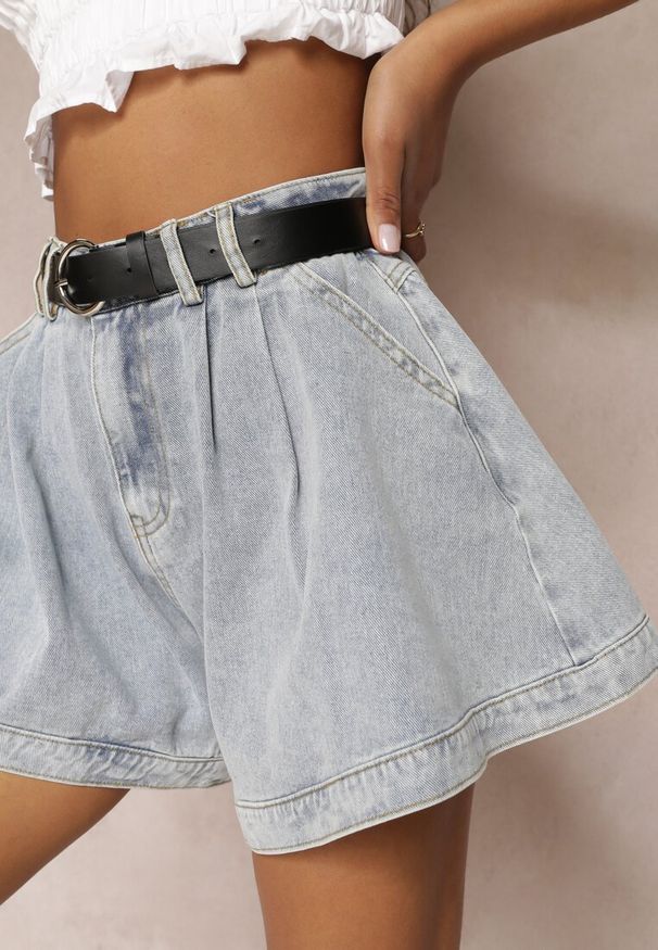 Renee - Jasnoniebieskie Szerokie Szorty Bawełniane z Paskiem w Komplecie Nishika. Okazja: na co dzień. Stan: podwyższony. Kolor: niebieski. Materiał: bawełna. Styl: casual