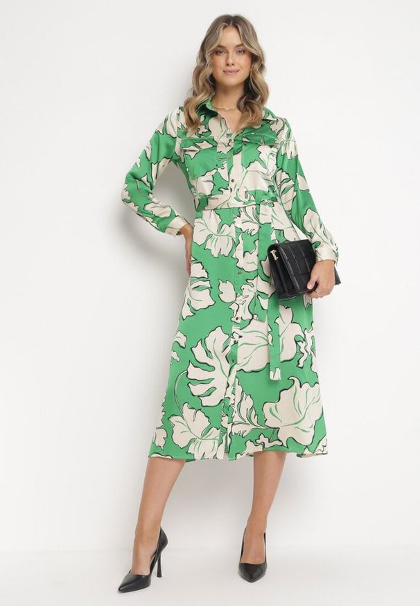 Born2be - Zielona Koszulowa Sukienka na Guziki w Kwiaty Mivy. Kolor: zielony. Materiał: tkanina, materiał. Wzór: kwiaty. Typ sukienki: koszulowe