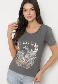 Born2be - Ciemnoszary T-shirt z Bawełny z Nadrukiem Erenova. Okazja: na co dzień. Kolor: szary. Materiał: bawełna. Wzór: nadruk. Styl: klasyczny, casual