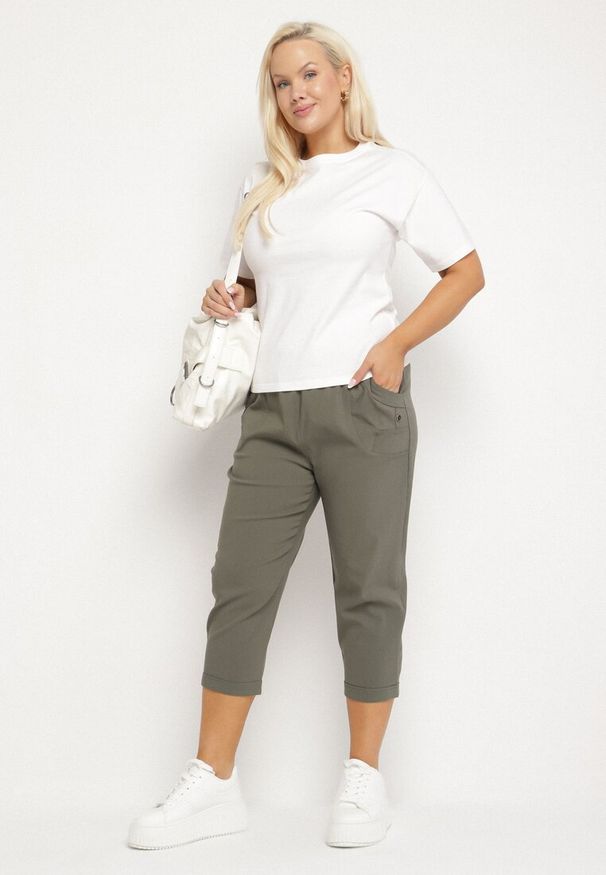 Born2be - Zielone Spodnie z Wiskozą Ozdobione Kieszeniami Liranta. Okazja: na co dzień. Kolor: zielony. Materiał: wiskoza. Wzór: aplikacja. Styl: casual, klasyczny