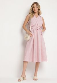 Born2be - Różowa Sukienka o Koszulowym Kroju Bez Rękawów z Wiązanym Paskiem Liriora. Okazja: na co dzień. Typ kołnierza: dekolt w kształcie V. Kolor: różowy. Długość rękawa: bez rękawów. Typ sukienki: koszulowe. Styl: casual, klasyczny #4