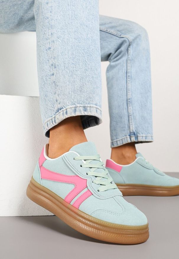 Born2be - Jasnozielone Sneakersy w Stylu Kultowych Tenisówek z Ozdobnymi Przeszyciami Alanithra. Okazja: na co dzień. Zapięcie: sznurówki. Kolor: zielony. Materiał: jeans