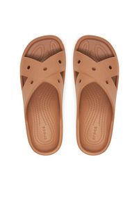 Crocs Klapki Cross Strap 210840 Brązowy. Kolor: brązowy #4