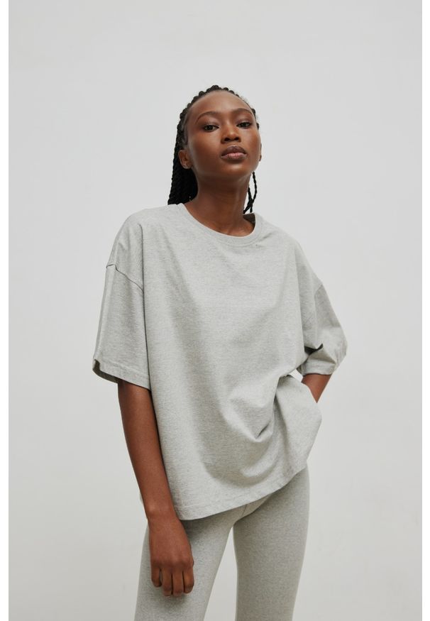 Marsala - Tshirt typu oversize w kolorze GREY - ONLY-S. Materiał: bawełna. Styl: klasyczny, elegancki