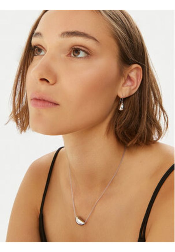 Calvin Klein Kolczyki 35000073 Srebrny. Materiał: metalowe. Kolor: srebrny