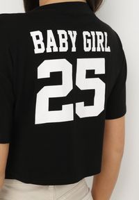 Born2be - Czarny Bawełniany T-shirt Oversize o Krótkim Kroju Zariona. Okazja: na co dzień. Kolor: czarny. Materiał: bawełna. Długość: krótkie. Wzór: aplikacja. Styl: klasyczny, elegancki, casual #4