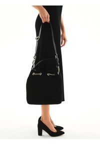 Kazar - Czarna torebka damska. Kolor: czarny. Wzór: gładki, aplikacja. Materiał: zamszowe, skórzane. Styl: elegancki #5