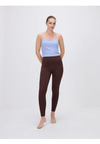 Reserved - Legginsy z szerokim pasem - ciemnobrązowy. Kolor: brązowy. Materiał: dzianina