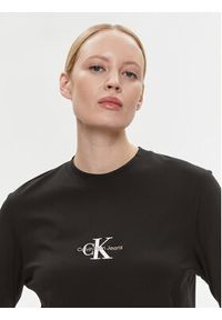 Calvin Klein Jeans Sukienka dzianinowa Monologo J20J222520 Czarny Relaxed Fit. Kolor: czarny. Materiał: wiskoza, syntetyk
