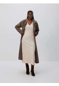 Reserved - Dzianinowa sukienka z wiskozą - beżowy. Kolor: beżowy. Materiał: wiskoza, dzianina. Typ sukienki: proste #1