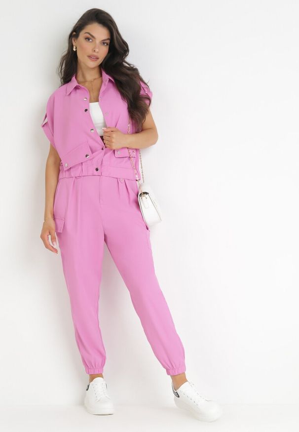 Born2be - Fuksjowy Komplet 2-częściowy z Bluzką i Spodniami Arene. Kolor: różowy. Wzór: aplikacja