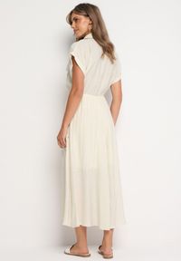 Born2be - Beżowa Wiskozowa Rozkloszowana Sukienka z Gumką w Talii Ozdobiona Guzikami Lemvia. Okazja: na spotkanie biznesowe. Kolor: beżowy. Materiał: wiskoza. Wzór: aplikacja. Typ sukienki: sportowe, rozkloszowane. Styl: sportowy, biznesowy, klasyczny, elegancki #5