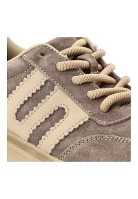 Sneakersy damskie Filippo, cholewka z naturalnej skóry zamszowej z naszywanymi panelami i klasycznym sznurowaniem z wyraźnymi przeszyciami, masywna p. Okazja: na co dzień. Zapięcie: sznurówki. Kolor: brązowy. Materiał: zamsz, skóra. Szerokość cholewki: normalna. Obcas: na platformie #7