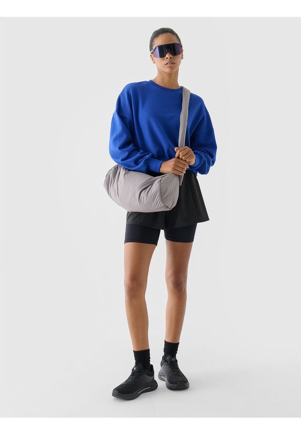 4f - 4F Spodenki treningowe 2w1 szybkoschnące damskie - szare XL. Stan: podwyższony. Kolor: szary. Materiał: dzianina, elastan, włókno, syntetyk, materiał. Długość: krótkie. Wzór: gładki, jednolity, ze splotem. Sport: fitness